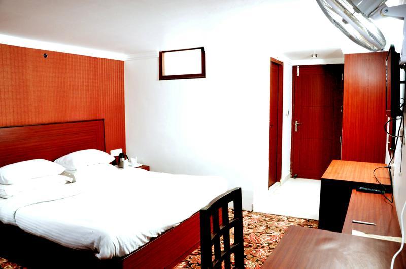 Hotel Trinetar Resorts Batoti Eksteriør bilde
