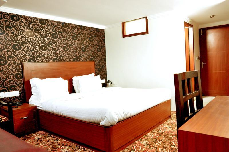 Hotel Trinetar Resorts Batoti Eksteriør bilde
